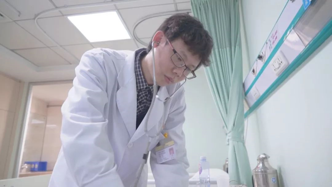 盡職盡責好醫(yī)生，他是心血管病患者的“生命守護神”