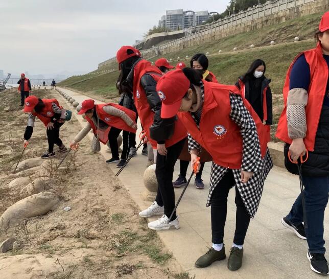 梧州市總工會組織開展“美麗家園”環(huán)保新春文明實踐志愿服務活動