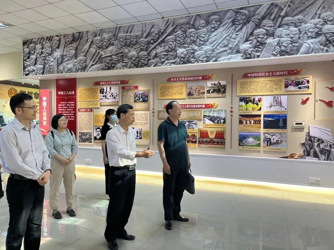 市建設(shè)詩(shī)詞曲示范市專家組到市總工會(huì)開(kāi)展調(diào)研