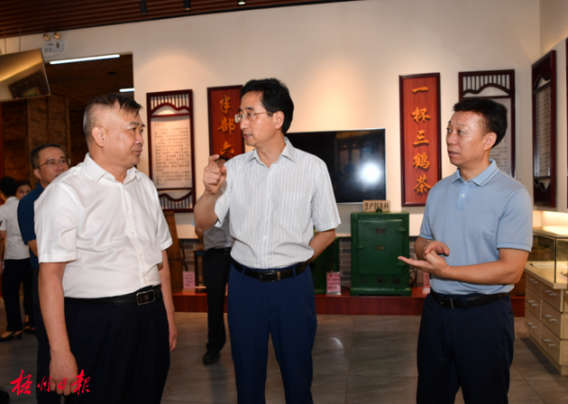 保護(hù)傳承紅色資源 創(chuàng)新建設(shè)工人隊伍丨張曉欽來梧檢查調(diào)研條例實施和工會工作