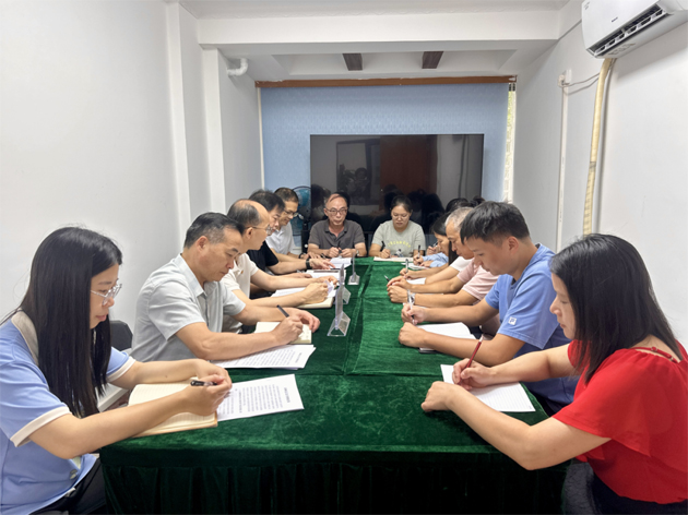 市總工會調研組到萬秀區(qū)、長洲總工會指導交流工會工作