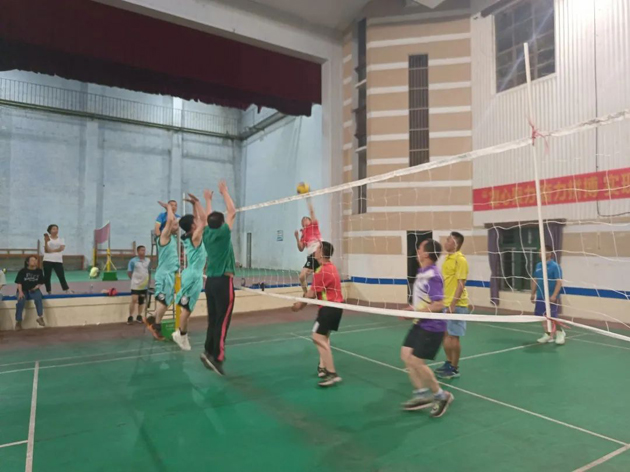 運(yùn)動(dòng)點(diǎn)燃激情，拼搏展現(xiàn)風(fēng)采