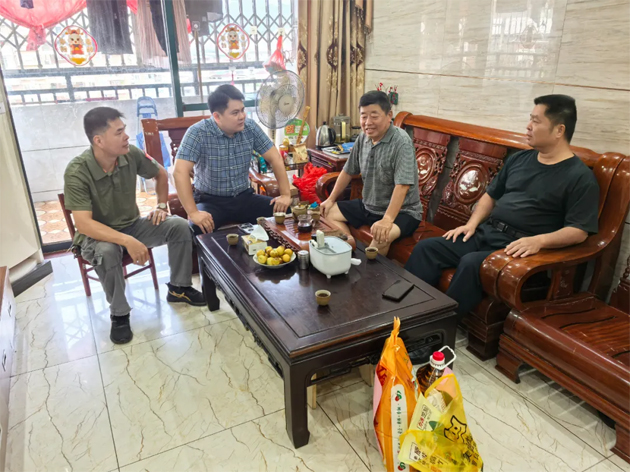 市金之盾保安公司工會(huì)開展中秋節(jié)慰問活動(dòng)