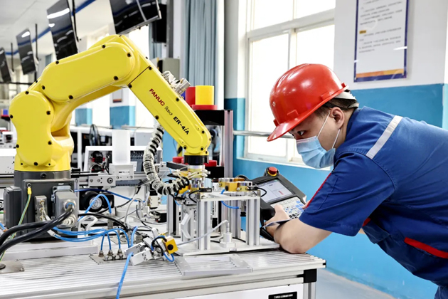 每人每年補(bǔ)貼標(biāo)準(zhǔn)5000元以上！我區(qū)全面推行企業(yè)新型學(xué)徒制