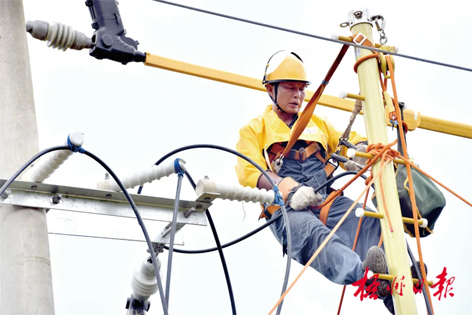 致敬！熱浪下的勞動(dòng)者們